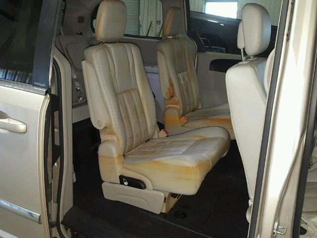 2C4RC1BG7DR526006 - 2013 CHRYSLER TOWN & COU TAN photo 6