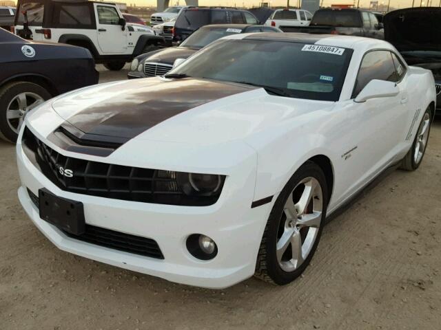 2G1FT1EW4A9160807 - 2010 CHEVROLET CAMARO SS WHITE photo 2