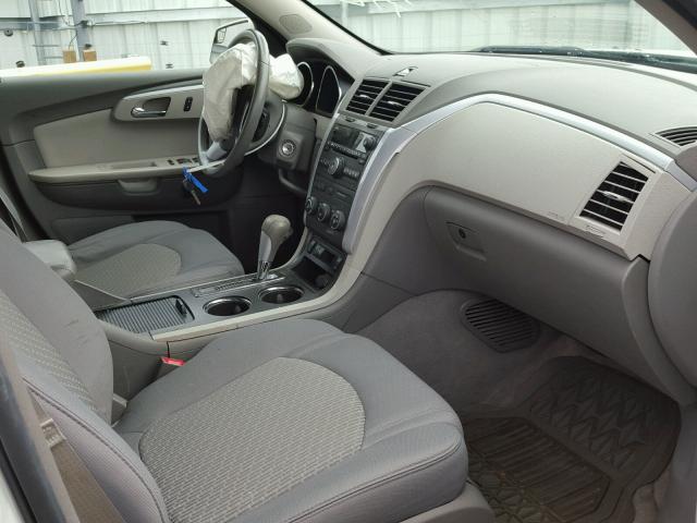 1GNKVGED8BJ292032 - 2011 CHEVROLET TRAVERSE WHITE photo 5