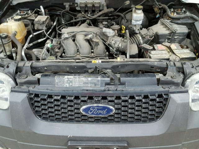 1FMYU93145KA47183 - 2005 FORD ESCAPE GRAY photo 7