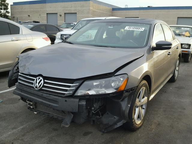 1VWBP7A32DC100060 - 2013 VOLKSWAGEN PASSAT SE GRAY photo 2