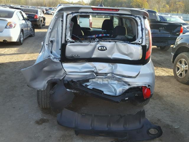 KNDJN2A25H7466365 - 2017 KIA SOUL SILVER photo 9