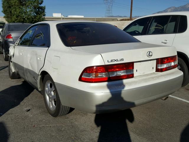 JT8BF28G7Y5077112 - 2000 LEXUS ES 300 WHITE photo 3