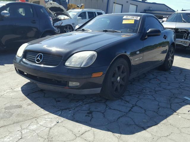 WDBKK47F9XF105372 - 1999 MERCEDES-BENZ SLK 230 KO BLACK photo 2