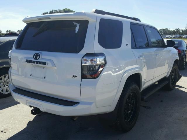 JTEZU5JR6H5157225 - 2017 TOYOTA 4RUNNER WHITE photo 4