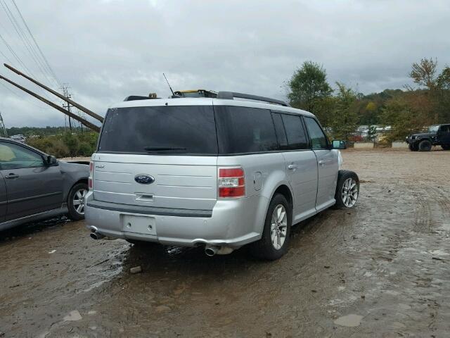 2FMGK5B88DBD17971 - 2013 FORD FLEX SE SILVER photo 4