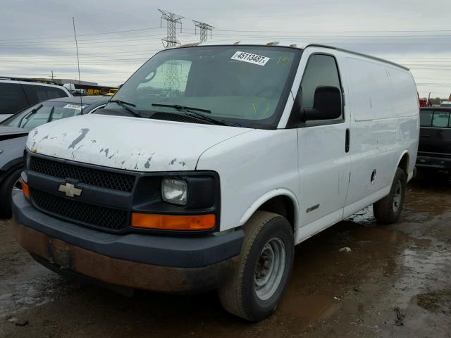 1GCGG25V361190745 - 2006 CHEVROLET EXPRESS G2 WHITE photo 2