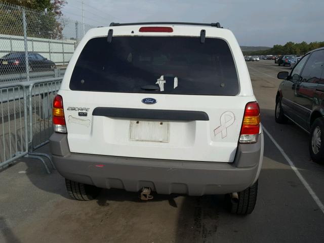 1FMYU04172KD49850 - 2002 FORD ESCAPE XLT WHITE photo 10