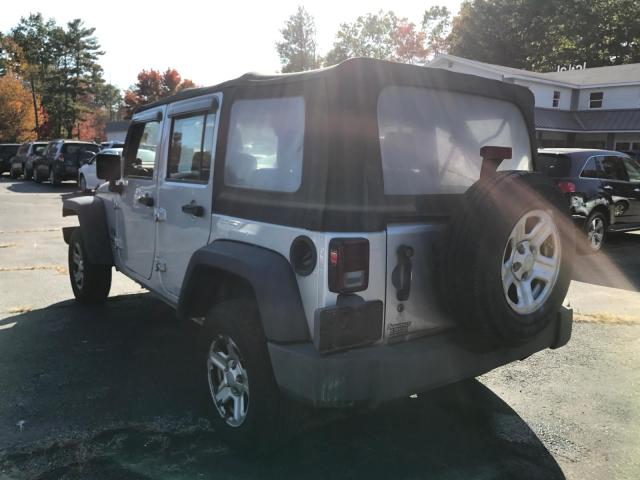 1J4GA39149L759703 - 2009 JEEP WRANGLER U SILVER photo 3