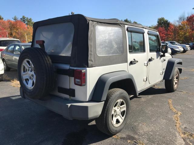 1J4GA39149L759703 - 2009 JEEP WRANGLER U SILVER photo 4