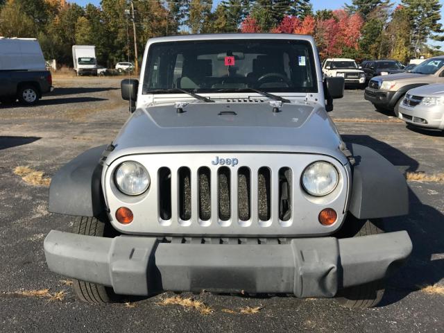 1J4GA39149L759703 - 2009 JEEP WRANGLER U SILVER photo 9