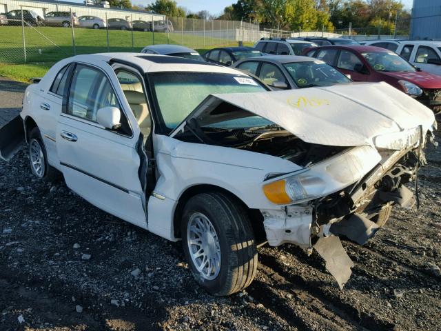 1LNHM82W51Y688826 - 2001 LINCOLN TOWN CAR S WHITE photo 1