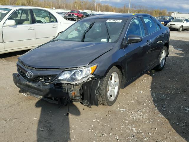 4T1BF1FK5CU535209 - 2012 TOYOTA CAMRY BASE ნაცრისფერი ფოტო 2