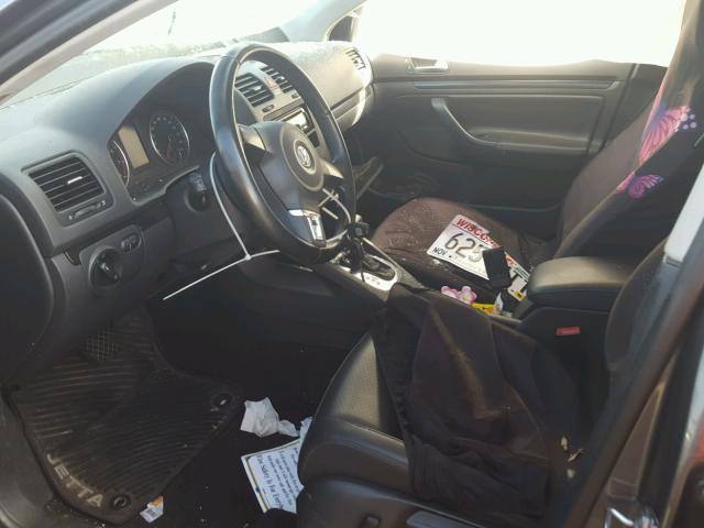 3VWRZ7AJ4AM022138 - 2010 VOLKSWAGEN JETTA SE 灰色 照片 5