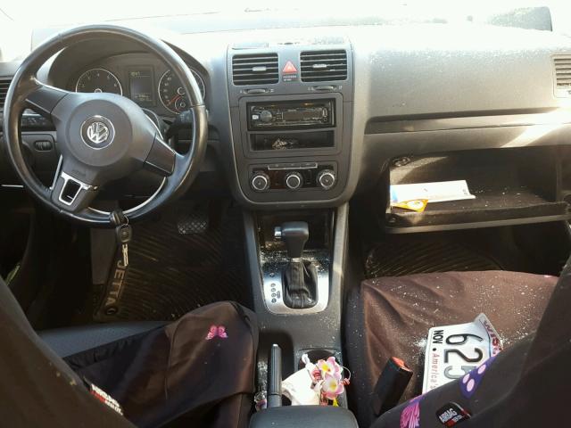 3VWRZ7AJ4AM022138 - 2010 VOLKSWAGEN JETTA SE 灰色 照片 9