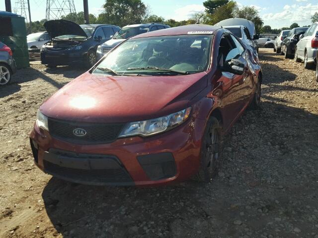 KNAFU6A27A5256574 - 2010 KIA FORTE EX RED photo 2