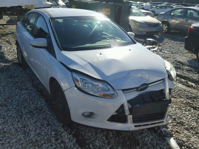 1FAHP3F27CL106706 - 2012 FORD FOCUS SE WHITE photo 9