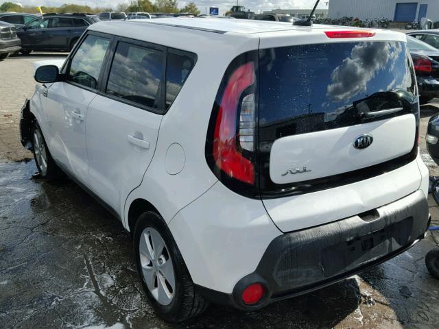 KNDJN2A28G7857170 - 2016 KIA SOUL WHITE photo 3