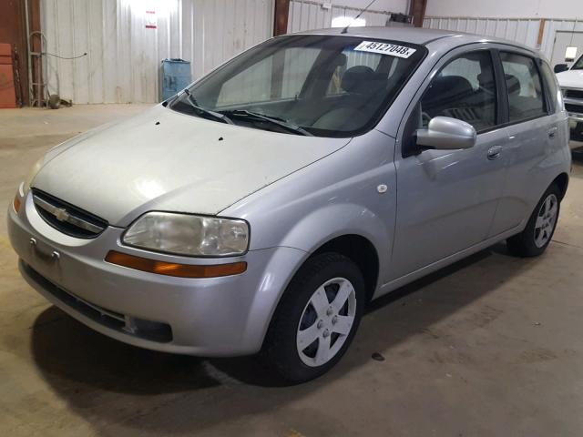 KL1TD66646B673118 - 2006 CHEVROLET AVEO BASE Күміс фото 2