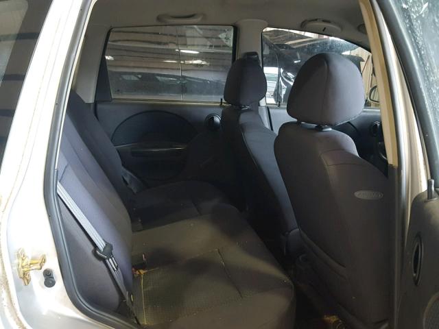 KL1TD66646B673118 - 2006 CHEVROLET AVEO BASE Күміс фото 6