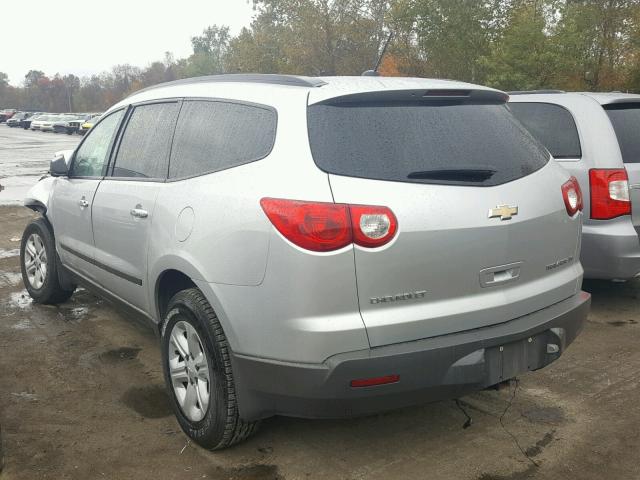 1GNER13D99S121098 - 2009 CHEVROLET TRAVERSE L SILVER photo 3