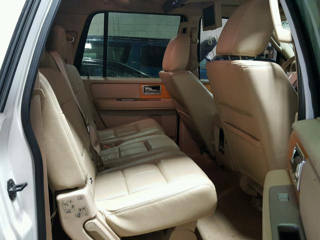 5LMJJ3J50AEJ11075 - 2010 LINCOLN NAVIGATOR WHITE photo 6
