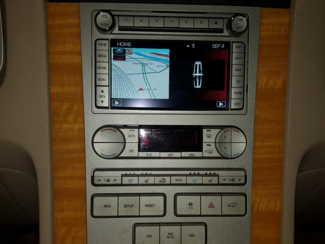 5LMJJ3J50AEJ11075 - 2010 LINCOLN NAVIGATOR WHITE photo 9