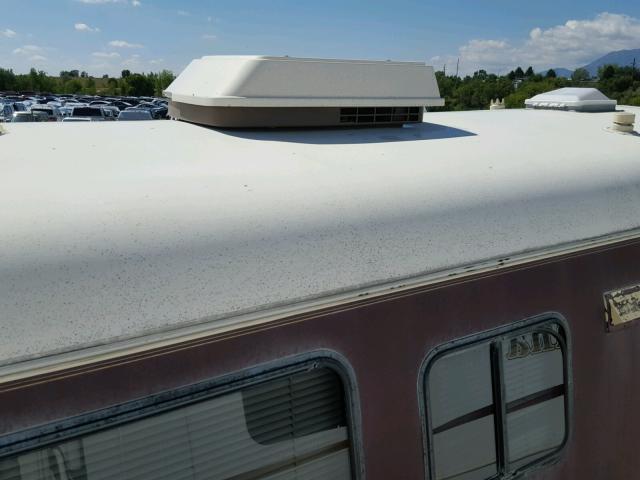 1FDKE30G6JHA27677 - 1988 FORD MOTORHOME WHITE photo 9