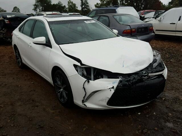 4T1BF1FK3HU314215 - 2017 TOYOTA CAMRY LE WHITE photo 1