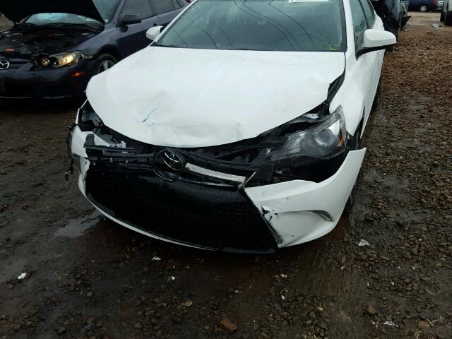 4T1BF1FK3HU314215 - 2017 TOYOTA CAMRY LE WHITE photo 9