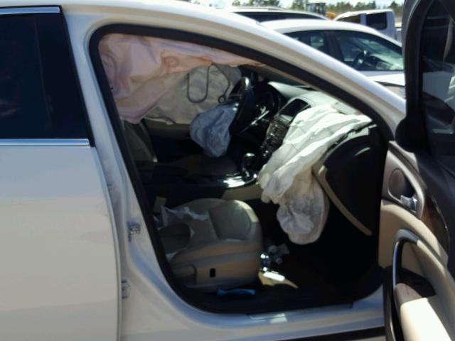 2G4GR5ER6C9211881 - 2012 BUICK REGAL WHITE photo 5