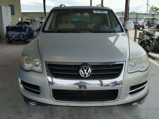 WVGBE77LX8D059558 - 2008 VOLKSWAGEN TOUAREG 2 SILVER photo 10