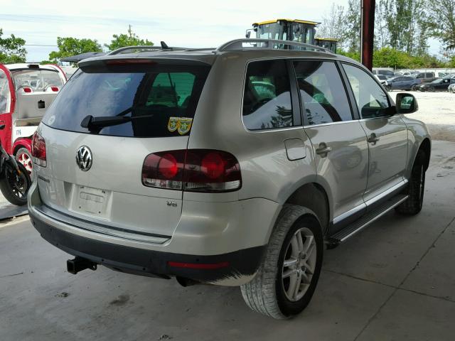 WVGBE77LX8D059558 - 2008 VOLKSWAGEN TOUAREG 2 SILVER photo 4