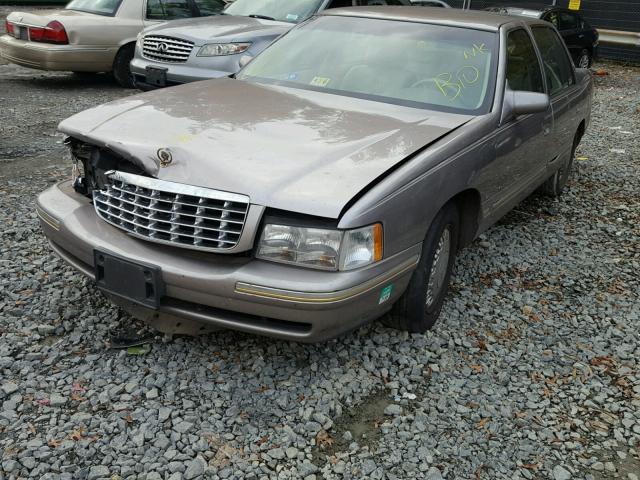 1G6KE54Y0WU773160 - 1998 CADILLAC DEVILLE GRAY photo 2