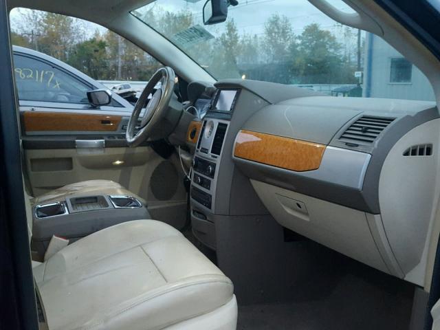 2A8HR64X38R118332 - 2008 CHRYSLER TOWN & COU BLUE photo 5