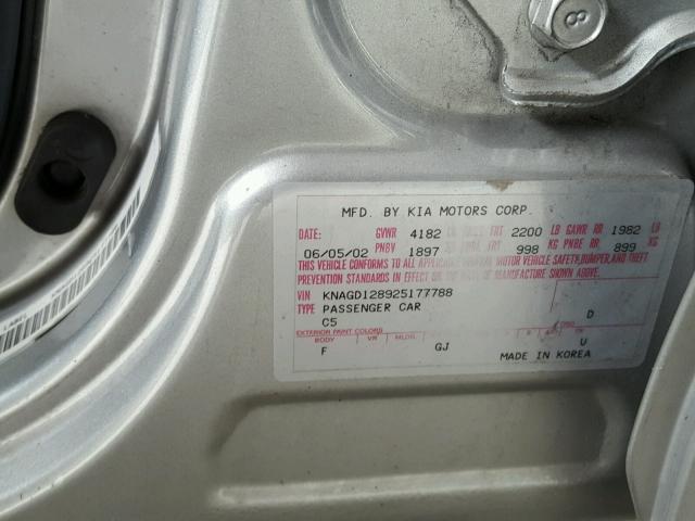 KNAGD128925177788 - 2002 KIA OPTIMA SILVER photo 10