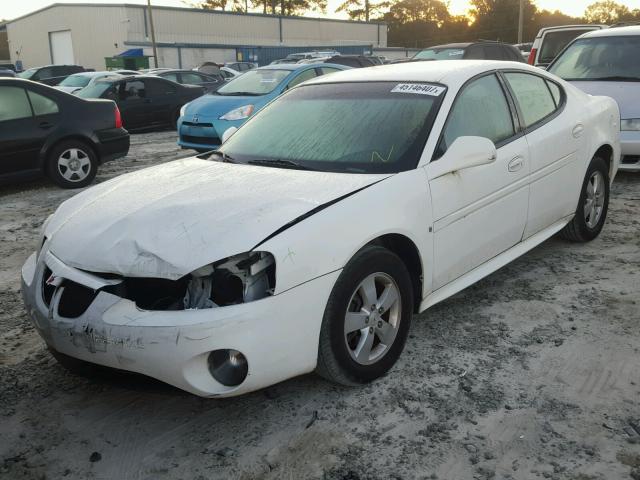 2G2WP552581121933 - 2008 PONTIAC GRAND PRIX WHITE photo 2