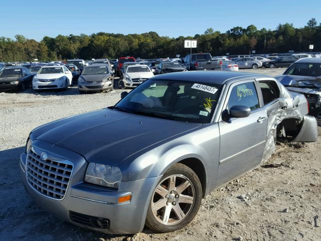 2C3KA53G06H426887 - 2006 CHRYSLER 300 TOURIN GRAY photo 2