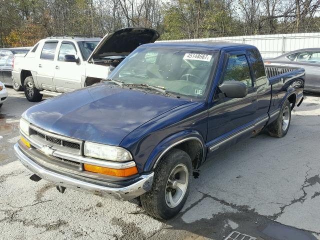 1GCCS195328224573 - 2002 CHEVROLET S TRUCK S1 BLUE photo 2