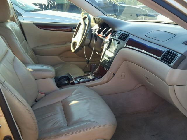 JTHBF30G920060799 - 2002 LEXUS ES 300 GOLD photo 5