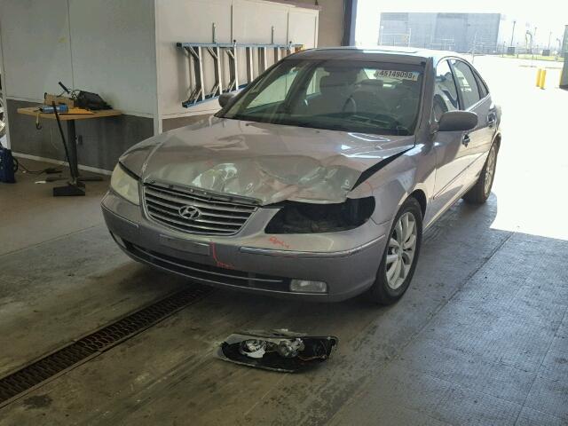 KMHFC46F56A059841 - 2006 HYUNDAI AZERA SE GRAY photo 2