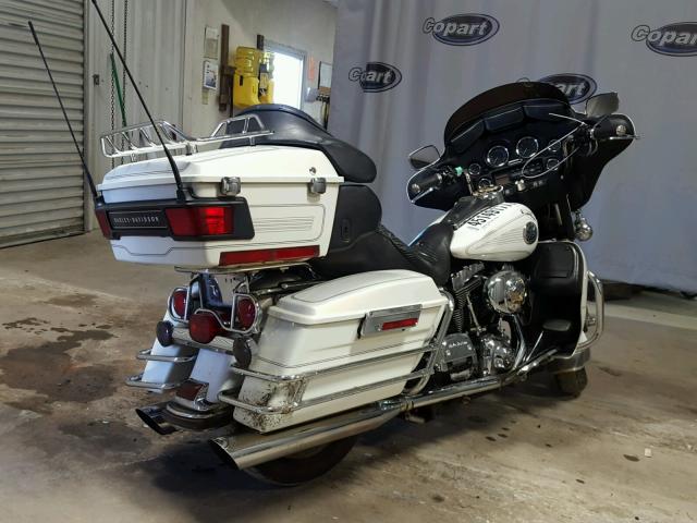 1HD1FCW112Y602848 - 2002 HARLEY-DAVIDSON FLHTCUI WHITE photo 4