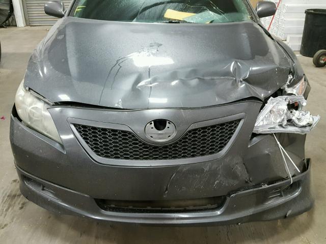 4T1BK46K59U097393 - 2009 TOYOTA CAMRY SE GRAY photo 7