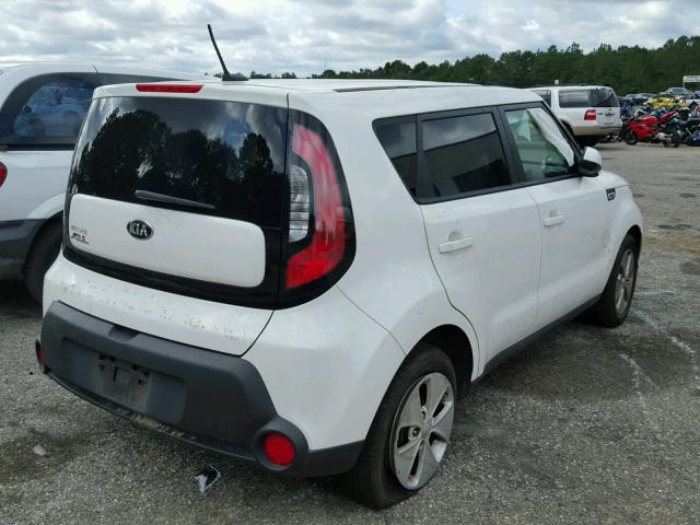 KNDJN2A29F7236180 - 2015 KIA SOUL WHITE photo 4