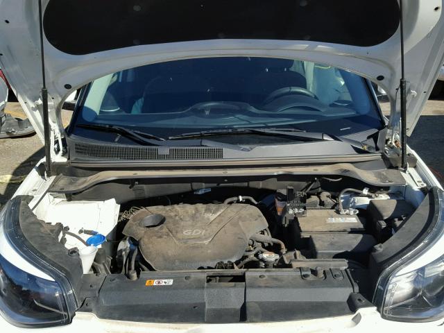 KNDJN2A29F7236180 - 2015 KIA SOUL WHITE photo 7