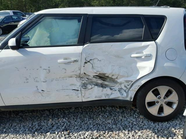 KNDJN2A29F7236180 - 2015 KIA SOUL WHITE photo 9