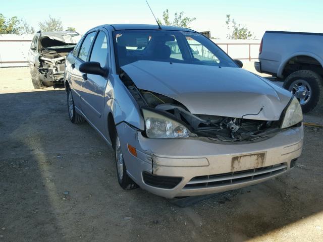 1FAFP34N35W289057 - 2005 FORD FOCUS ZX4 SILVER photo 1