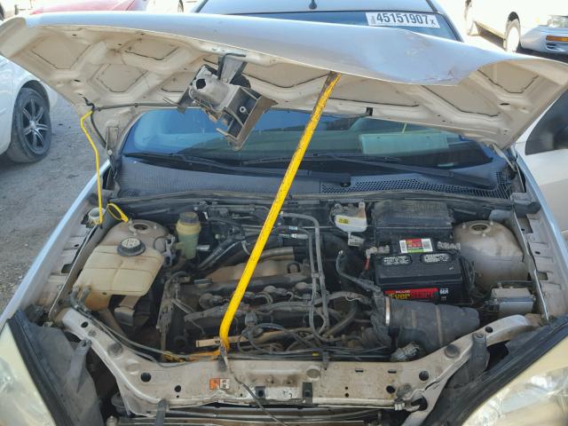 1FAFP34N35W289057 - 2005 FORD FOCUS ZX4 SILVER photo 7