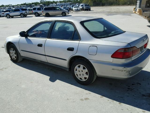 1HGCF8640YA062655 - 2000 HONDA ACCORD DX GRAY photo 3