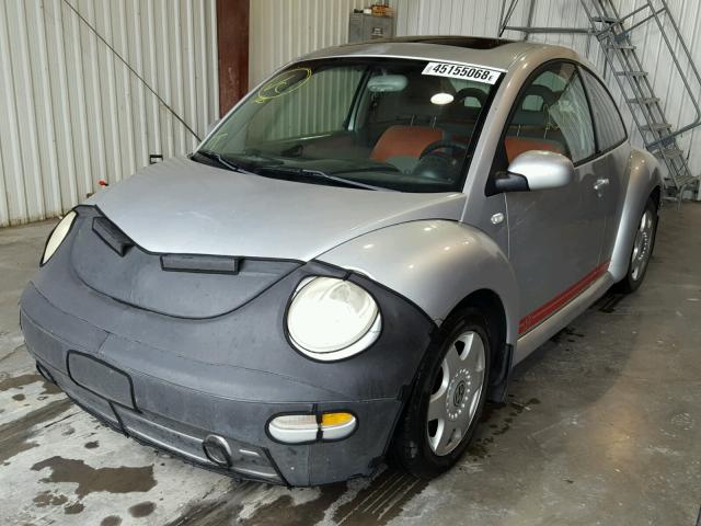 3VWCB21C21M442334 - 2001 VOLKSWAGEN NEW BEETLE 银色 照片 2